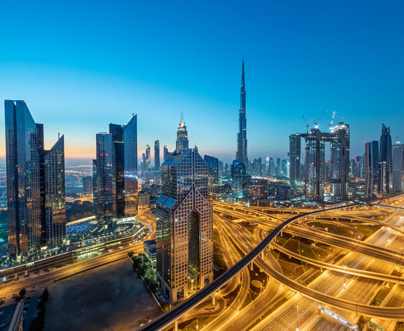 Dubai skyline as a restrained free zone business context